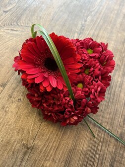 hartje chrysant rood + gerbera